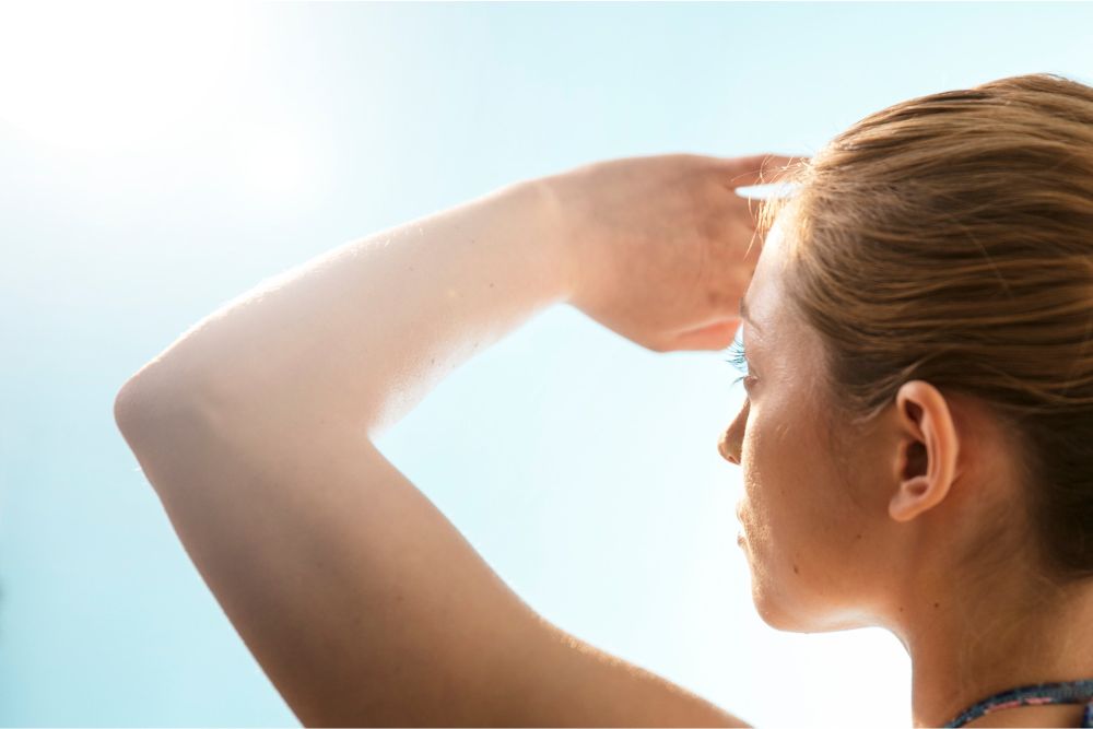 Huid in de zomer blootgesteld aan zonlicht